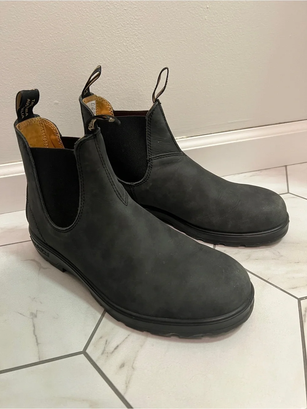 Blundstone 587 Rustic Black Premium Leather Chelsea Boots Size 11 Mens